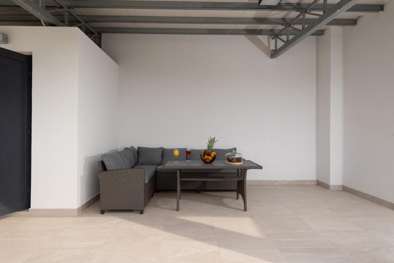 Zara Sunset Apartment Bagian luar foto