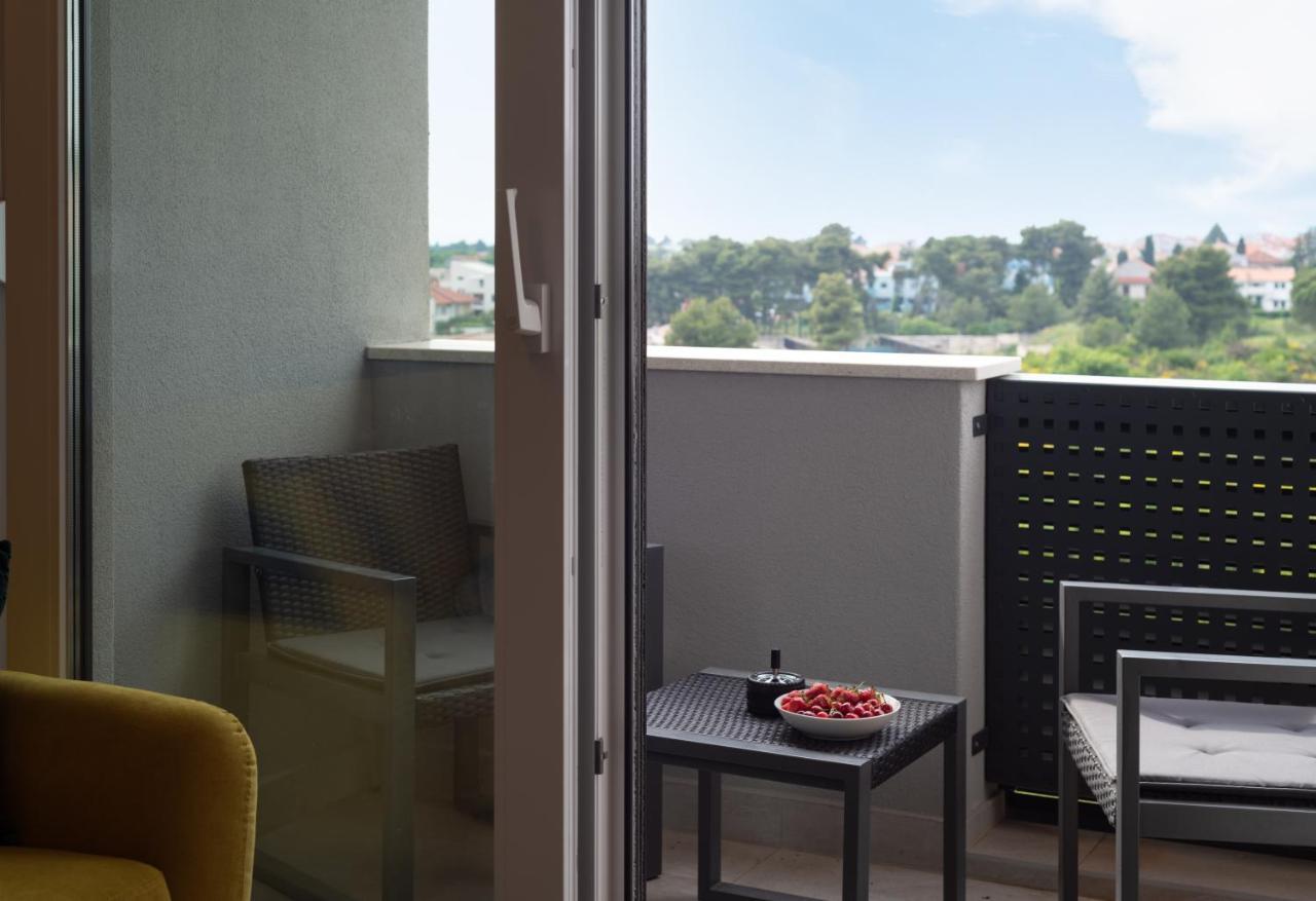 Zara Sunset Apartment Bagian luar foto