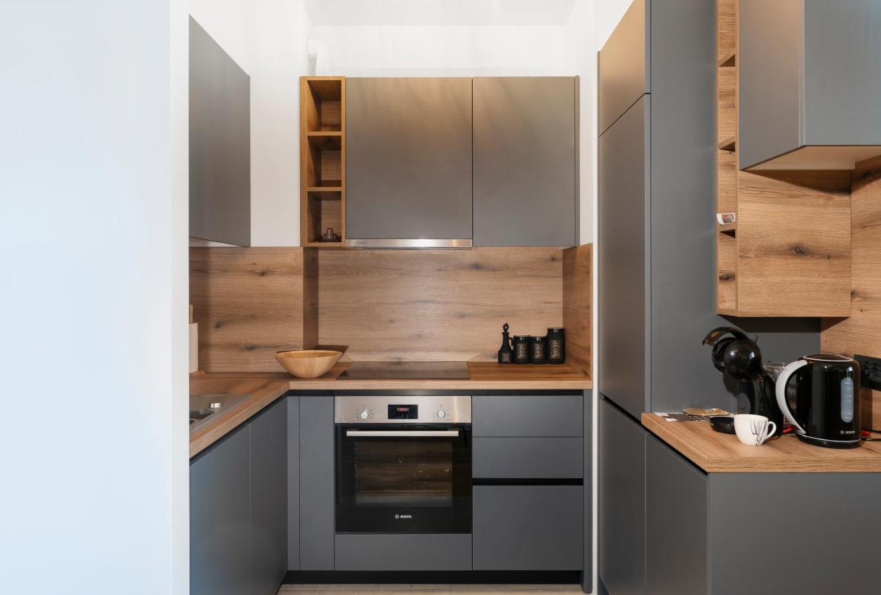 Zara Sunset Apartment Bagian luar foto